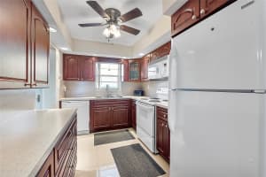 5860 Nw 44th St 706 Lauderhill, FL 33319 - Off Market