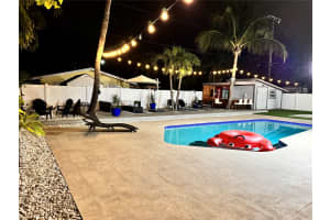 512 SE 6th Ave, Deerfield Beach, FL 33441 Sold 05/06/25