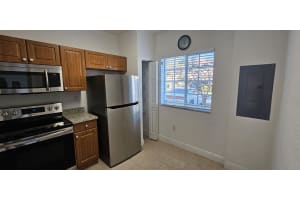 8866 N Isles Cir, Tamarac, FL 33321 Sold 06/10/25