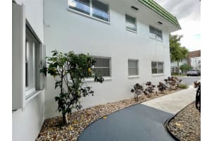 2271 Nw 48th Ter 111, Lauderhill