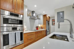 7 Hathaway Ln, Wilton Manors, FL 33305 Sold 03/25/25