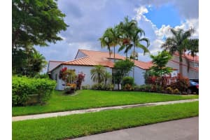 10100 SW 3rd St, Plantation, FL 33324 Sold 05/23/25