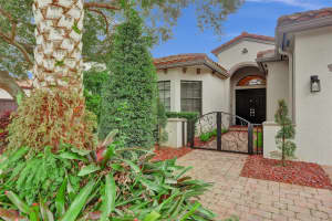 3882 NW 88th Ter, Hollywood, FL 33024 Sold 03/11/25