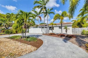1517 NE 27th St, Wilton Manors, FL 33334 Sold 03/13/25