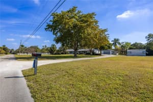 17400 SW 68th Ct, Southwest Ranches, FL 33331 Sold 03/28/25