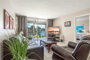 411 S Hollybrook Dr 203, Pembroke Pines, FL 33025 - MLS#F10484912