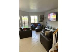 7911 NW 7th Ct 7911, Plantation, FL 33324 Sold 05/30/25