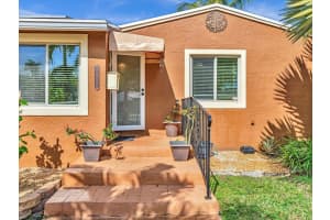 1517 Plunkett St, Hollywood, FL 33020 Sold 05/15/25