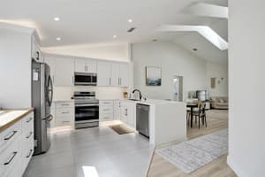 9813 NW 1st Ct 9813, Plantation, FL 33324 Sold 04/07/25