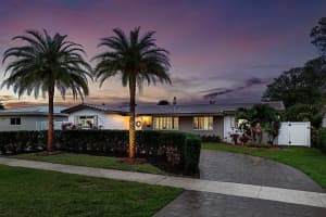 4900 Hayes St, Hollywood, FL 33021 Sold 04/30/25
