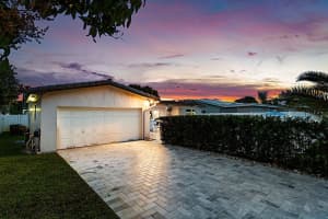 4900 Hayes St, Hollywood, FL 33021 Sold 04/30/25