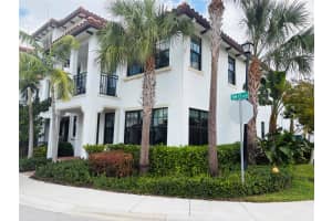 11701 SW 13th Ct, Pembroke Pines, FL 33025 Sold 03/31/25