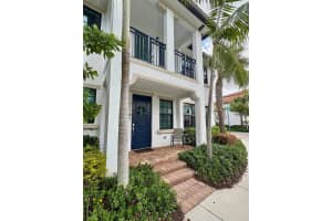 11701 SW 13th Ct, Pembroke Pines, FL 33025 Sold 03/31/25