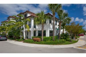 11701 SW 13th Ct, Pembroke Pines, FL 33025 Sold 03/31/25