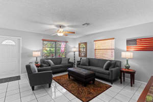1310 NE 40th Ct, Oakland Park, FL 33334 Sold 05/09/25
