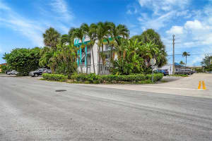 2715 49th Street, Fort Lauderdale, FL 33308 - MLS#F10485073