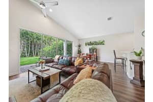 6935 SE Twin Oaks Cir, Stuart, FL 34997 Sold 04/08/25