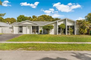 10445 SW 52nd St, Cooper City, FL 33328 Sold 02/27/25