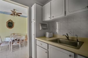 2000 NE 51st Ct 205, Fort Lauderdale, FL 33308 - MLS#F10485143