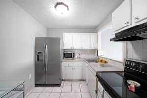 9440 Fontainebleau Blvd 515, Miami, FL 33172 Sold 03/20/25
