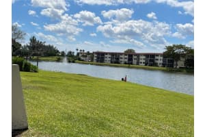 9500 N Hollybrook Lake Dr 202, Pembroke Pines, FL 33025 Sold 04/09/25