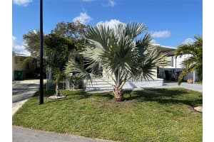 8621 SW 22nd Ct, Davie, FL 33324 Sold 03/14/25