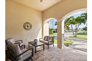 2717 NE 2nd Ave, Wilton Manors, FL 33334 Sold 10/01/25