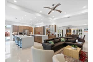 2717 NE 2nd Ave, Wilton Manors, FL 33334 Sold 10/01/25