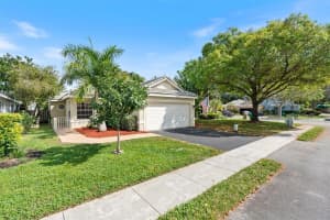 8895 Woodside Ct, Davie, FL 33328 Sold 03/04/25