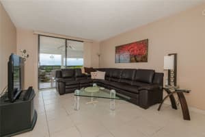1100 Saint Charles Pl 821, Pembroke Pines, FL 33026 - MLS#F10485335