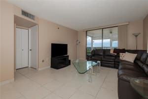1100 Saint Charles Pl 821, Pembroke Pines, FL 33026 - MLS#F10485335