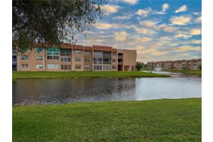 9460 SUNRISE LAKE BLVD 212, Sunrise, FL 33322 - MLS#F10485501