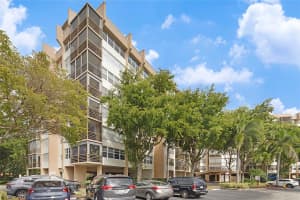 1400 Saint Charles Pl 616, Pembroke Pines, FL 33026 - MLS#F10485563