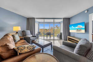 625 Oaks Dr 604, Pompano Beach, FL 33069 Sold 04/11/25