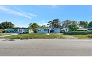 1280 NE 162nd St, North Miami Beach, FL 33162 Sold 05/15/25