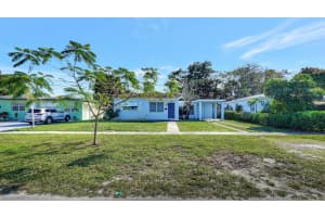 1280 NE 162nd St, North Miami Beach, FL 33162 Sold 05/15/25