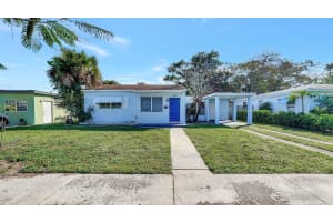 1280 NE 162nd St, North Miami Beach, FL 33162 Sold 05/15/25