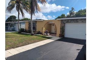 8480 NW 28th Pl, Sunrise, FL 33322 Sold 04/29/25