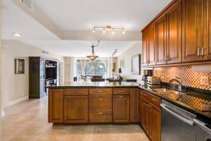 3621 Oaks Clubhouse Dr 206, Pompano Beach, FL 33069 Sold 07/17/25