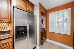 3621 Oaks Clubhouse Dr 206, Pompano Beach, FL 33069 Sold 07/17/25