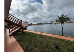 900 SW 10th Ter S-11, Hallandale Beach, FL 33009 Sold 04/14/25