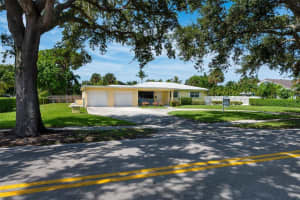 2021 NE 24th St, Lighthouse Point, FL 33064 - MLS#F10485900