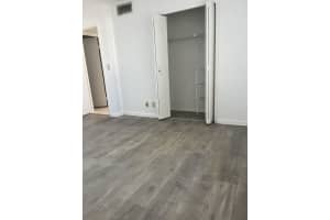 280 Racquet Club Rd 206, Weston, FL 33326 Sold 05/21/25