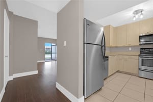 701 N Pine Island Rd 102, Plantation, FL 33324 Sold 03/17/25