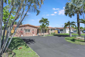 631 SE 11th St, Pompano Beach, FL 33060 Sold 04/23/25