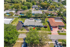 810 NW 72nd Ter, Plantation, FL 33317 Sold 04/22/25