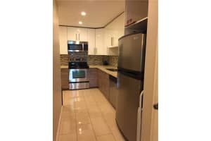 4000 N Hills Dr 33, Hollywood, FL 33021 Sold 03/04/25
