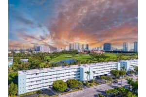 700 NE 14th Ave 211, Hallandale Beach, FL 33009 Sold 04/16/25