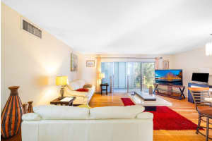 700 NE 14th Ave 211, Hallandale Beach, FL 33009 Sold 04/16/25