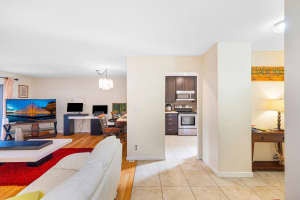 700 NE 14th Ave 211, Hallandale Beach, FL 33009 Sold 04/16/25